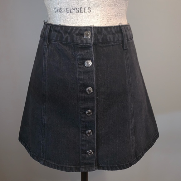 Forever 21 Dresses & Skirts - ⭐️ 5 for $25 Button down black skirt